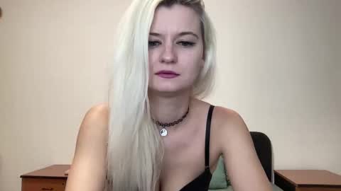 Snapshot of onika_cox chatting on 09/09/25, 11:15 Onika online show from 09/09/25, 11:15