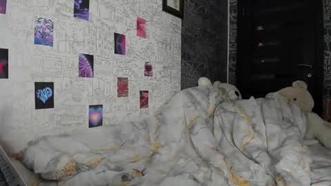 Snapshot of only_iva21 chatting on 10/12/25, 12:15 Iva online show from 10/12/25, 12:15