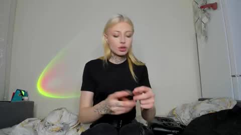 Snapshot of only_iva21 chatting on 11/04/25, 06:07 Iva online show from 11/04/25, 06:07