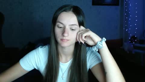 Snapshot of only_ubutterfly chatting on 09/24/25, 06:00 Amalia online show from 09/24/25, 06:00