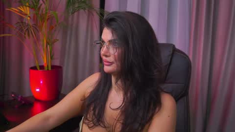 Nicolle online show from 02/07/25, 07:49