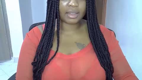 Snapshot of onlyyhazelbrown chatting on 09/11/25, 12:16 Patience online show from 09/11/25, 12:16