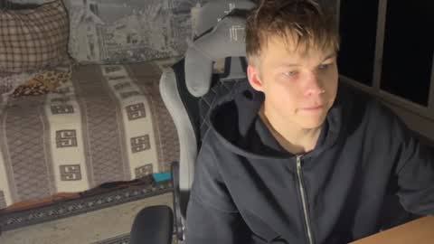 Snapshot of oofcblesssexx chatting on 12/09/24, 01:29 bless god online show from 12/09/24, 01:29