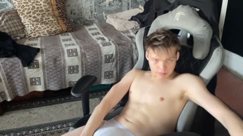 Snapshot of oofcblesssexx chatting on 12/18/24, 10:40 bless god online show from 12/18/24, 10:40