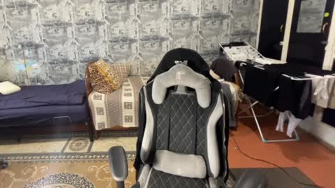 Snapshot of oofcblesssexx chatting on 12/28/24, 11:30 bless god online show from 12/28/24, 11:30