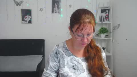 Snapshot of oovanessahotts chatting on 09/13/25, 05:07 Vanessa online show from 09/13/25, 05:07