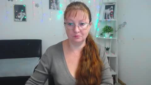 Snapshot of oovanessahotts chatting on 09/20/25, 05:08 Vanessa online show from 09/20/25, 05:08
