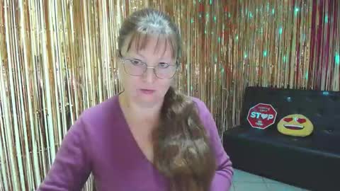 Snapshot of oovanessahotts chatting on 10/01/25, 05:02 Vanessa online show from 10/01/25, 05:02