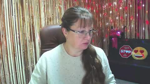 Snapshot of oovanessahotts chatting on 10/06/25, 05:05 Vanessa online show from 10/06/25, 05:05