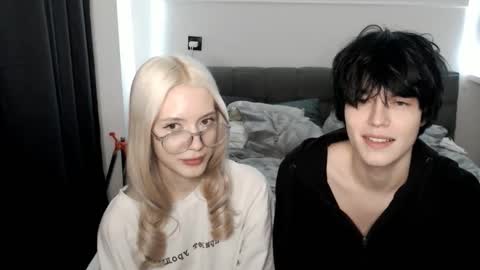 Snapshot of opiunarium chatting on 11/07/25, 11:49 Bella and John online show from 11/07/25, 11:49