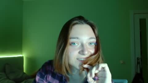 Melani  online show from 11/24/25, 02:39