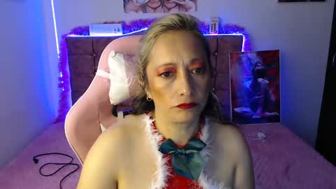 Snapshot of oriana_100 chatting on 12/17/24, 07:48 oriana_100 online show from 12/17/24, 07:48