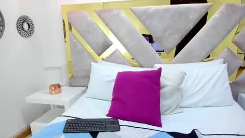 Miss Guzman  online show from 01/27/25, 03:50