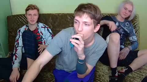 Snapshot of oscar_wildy chatting on 02/15/25, 09:49 Oscar online show from 02/15/25, 09:49