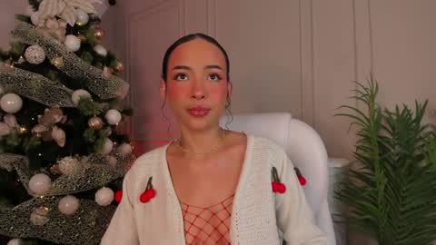 Snapshot of oshun_25 chatting on 12/23/24, 07:41 Oshun online show from 12/23/24, 07:41