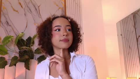 Snapshot of oshun_25 chatting on 01/07/25, 12:09 Oshun online show from 01/07/25, 12:09