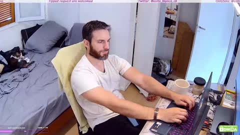 Snapshot of osito_blanco chatting on 02/12/25, 07:24 Osito Blanco online show from 02/12/25, 07:24