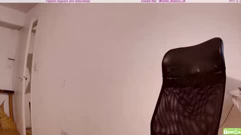 Snapshot of osito_blanco chatting on 10/03/25, 01:46 Osito Blanco online show from 10/03/25, 01:46