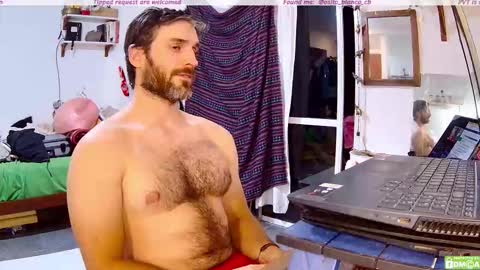 Snapshot of osito_blanco chatting on 12/03/25, 04:09 Osito Blanco online show from 12/03/25, 04:09