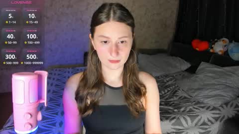 Snapshot of oskar_fucker chatting on 09/23/25, 12:08 Leliana online show from 09/23/25, 12:08