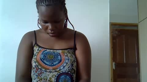 osoprettyebony online show from 10/28/25, 11:14