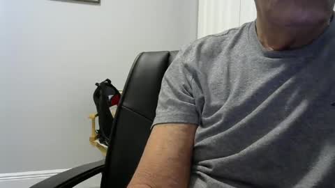 Snapshot of ossibottom chatting on 09/08/25, 11:26 Ossi online show from 09/08/25, 11:26