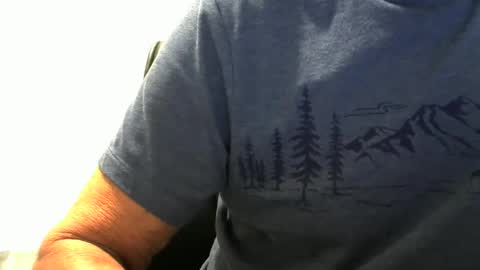 Snapshot of ossibottom chatting on 09/16/25, 01:50 Ossi online show from 09/16/25, 01:50