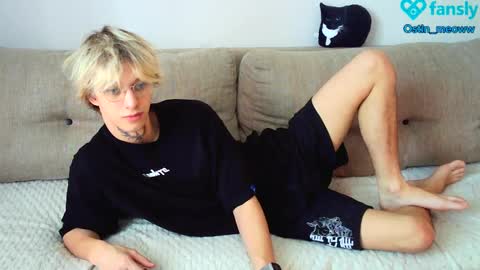 Snapshot of ostin_meoww chatting on 02/26/25, 07:20 Ostin online show from 02/26/25, 07:20