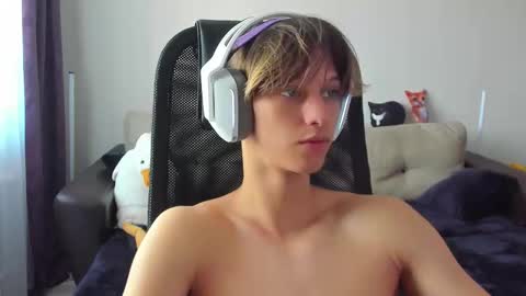 Snapshot of ostin_meoww chatting on 09/16/25, 07:09 Ostin online show from 09/16/25, 07:09