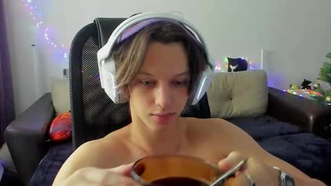 Snapshot of ostin_meoww chatting on 12/01/25, 05:34 Ostin online show from 12/01/25, 05:34