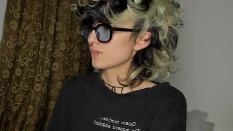 Snapshot of ottoyan_ chatting on 01/14/25, 04:15 Otto 3 online show from 01/14/25, 04:15