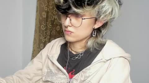 Snapshot of ottoyan_ chatting on 01/18/25, 02:25 Otto 3 online show from 01/18/25, 02:25