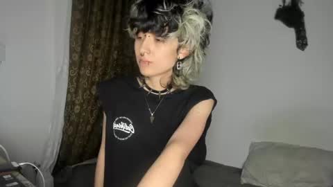Snapshot of ottoyan_ chatting on 02/15/25, 11:14 Otto 3 online show from 02/15/25, 11:14