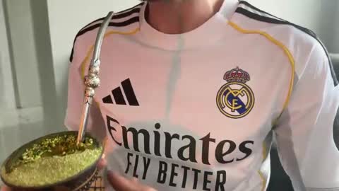 Snapshot of otvaio chatting on 11/23/25, 04:18 otvaio4 online show from 11/23/25, 04:18