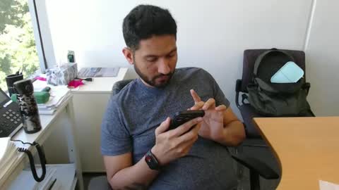 Snapshot of outdoornakedguy11_007 chatting on 02/12/25, 12:27 outdoornakedguy11_007 online show from 02/12/25, 12:27