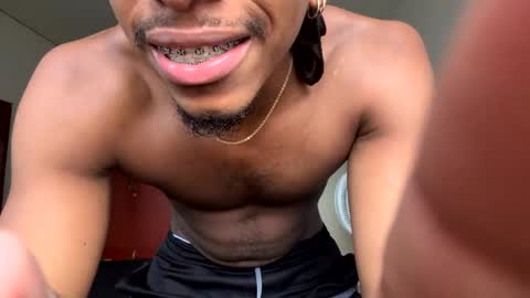 Snapshot of owen_222 chatting on 02/14/25, 09:21 Owen online show from 02/14/25, 09:21