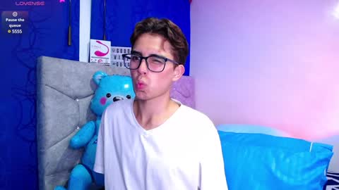 Snapshot of owenblue__ chatting on 01/29/25, 06:54 Owen Independent model online show from 01/29/25, 06:54