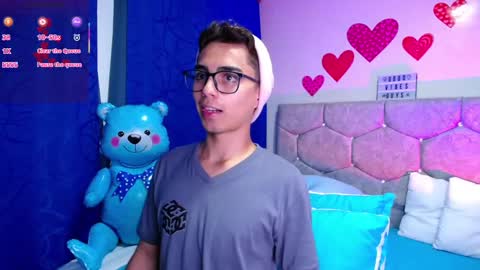 Snapshot of owenblue__ chatting on 02/18/25, 06:48 Owen Independent model online show from 02/18/25, 06:48