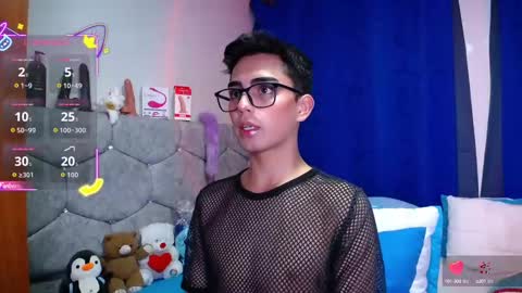 Snapshot of owenblue__ chatting on 09/30/25, 01:21 Owen Independent model online show from 09/30/25, 01:21