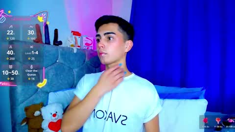 Owen  Independent model  online show from 10/22/25, 07:08