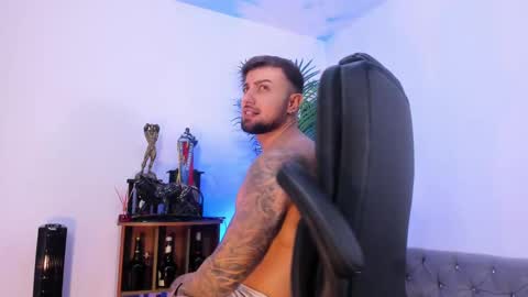 Snapshot of owenmaximus814 chatting on 10/13/25, 11:27 Maximus Owen online show from 10/13/25, 11:27