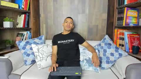 Snapshot of owenpierce1 chatting on 10/03/25, 12:13 Owen online show from 10/03/25, 12:13