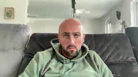 Snapshot of oxlade59 chatting on 10/01/25, 12:00 oxlade59 online show from 10/01/25, 12:00