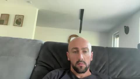 oxlade59 online show from 10/08/25, 01:09