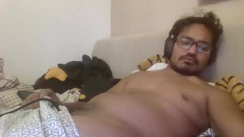 Snapshot of oxxxxxo12 chatting on 11/23/25, 04:51 oxxxxxo12 online show from 11/23/25, 04:51