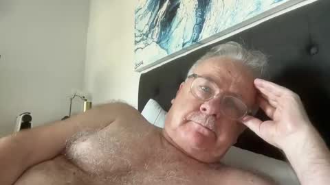 ozhairybearxxxx online show from 12/12/24, 03:43