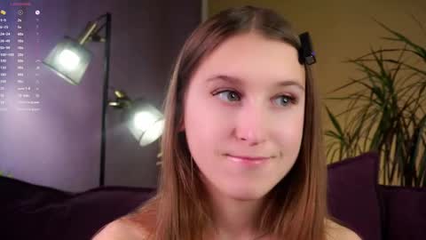 Snapshot of oziecarmona chatting on 09/22/25, 01:07 Caroline or just Lina online show from 09/22/25, 01:07