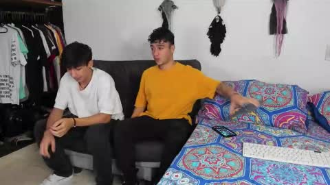 Snapshot of p_jhon chatting on 10/28/25, 05:44 P online show from 10/28/25, 05:44