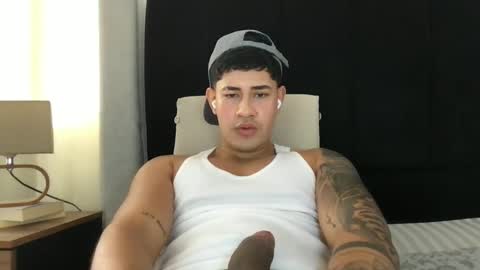 Snapshot of pablo_boston chatting on 02/12/25, 09:22 Javi online show from 02/12/25, 09:22