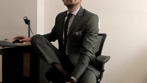 Snapshot of pablo_rincon95 chatting on 12/24/24, 03:37 pablo rincon95 online show from 12/24/24, 03:37